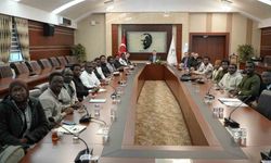 Rektör Prof. Dr. Fatih Kırışık Afrikalı öğrencilerle bir araya geldi