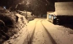 Çaycuma’nın yüksek kesimlerinde etkili oldu: 4 köy yolu kapalı