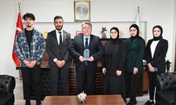 Rektör İsmail Hakkı Özölçer, Iraklı öğrenciler ile buluştu
