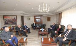 Vali Osman Hacıbektaşoğlu'dan Başkan Hüseyin Fahri Fırıncıoğlu'na taziye ziyareti