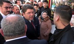 Adalet Bakanı Yılmaz Tunç’tan kıraathanedeki vatandaşlarla esprili sohbet