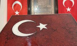 Hain darbe girişiminde şehit düşenlerin toprağı, Türk bayrağı oldu