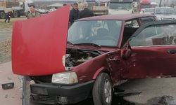 Tır ile çarpışan aracın sürücüsü yaralandı