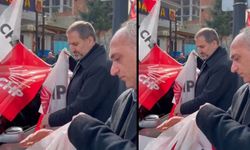 AK Parti'li Mustafa Şen, yere düşen CHP bayrağını topladı