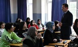 Milli Eğitim Müdürü Said Nuri Odabaşoğlu öğrencilerle bir araya geldi