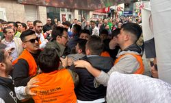 Mustafa Özdemir gazeteci olduğunu unuttu: Ak Partili gence saldırdı