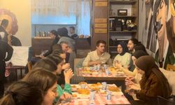 Öğrenciler Hatay’daki kardeşleri için iftar sofrası kurdu