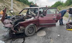 Araçların hurdaya döndüğü kazadan acı haber