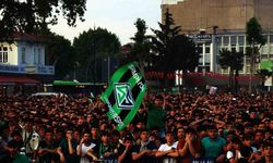 On binler statta, binler meydanda Sakaryaspor’a destek oluyor