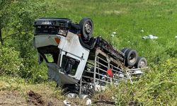 Tüp yüklü kamyon hafif ticari araç ile çarpıştı: 1’i ağır 5 yaralı