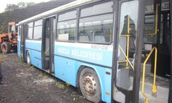 Kozlu'da saldırı: Belediye otobüslerinin camları kırıldı!