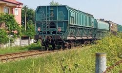 Trenin önüne atlayan kadın intihar etti