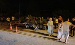 Karşı şeride geçen beton mikseri, çarptığı otomobili hurdaya çevirdi: 1 ölü, 1 yaralı