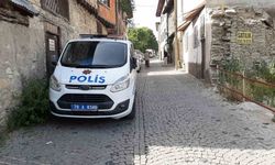 106 yaşındaki kadın bahçede ölü bulundu