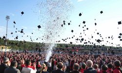 4 bin 500 öğrenci mezuniyet sevinci yaşadı
