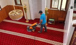 Cami ve ibadethaneler bayrama hazırlanıyor