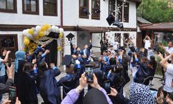 4’üncü sınıf öğrencileri mezun oldu