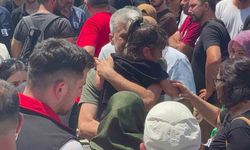 Öldürülen müdür yardımcısı Mahir Çoğaç’ın iki çocuğundan babaya son bakış