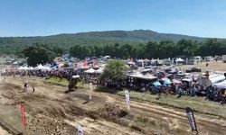 Off-Road aracı, takla attıktan sonra yarışa devam etmeye çalıştı
