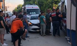 Zincirleme kaza: Ambulans, otomobil, otobüs birbirine girdi