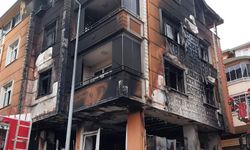 3 katlı beyaz eşya dükkanı kül oldu