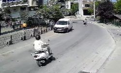 Motosiklet yayalara çarptı: 3 yaralı