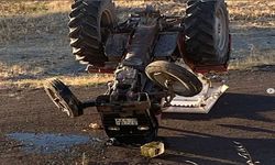 Otomobil ile çarpışan traktör takla attı: 4 yaralı