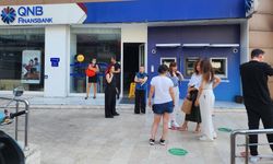 Jeneratör kısa devre yaptı, bankanın içerisi dumanla doldu