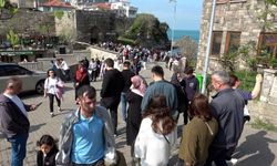 8 ayda nüfusunun 230 katı turist ağırladı