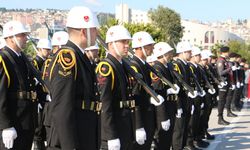Cumhuriyet Bayramı yüzlerce kişinin katılımıyla coşkuyla kutlandı