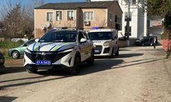 Cezaevi firarisi aracı polisin üzerine sürdü