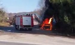 Park ettiği araç alev topuna döndü, kendini son anda kurtardı