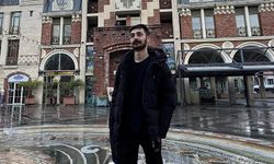 İş yerinin duvarına çarpan otomobilin sürücüsü öldü