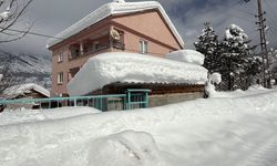 Köy, kar altında kaldı: Tam 2 metreye ulaştı!