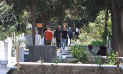 Şehitliklerde arife yoğunluğu