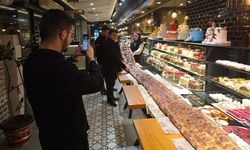 4 metre 2 santim uzunluğundaki pide görenleri şaşırttı