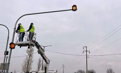 Kaza sonrası dağılan ışığa anında müdahale