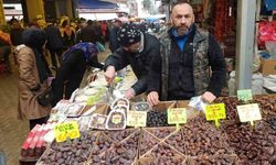 Halk pazarında Ramazan ayı bereketi yaşanmaya başlandı