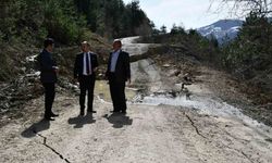 Heyelan: Yol, 4 metre kaydı