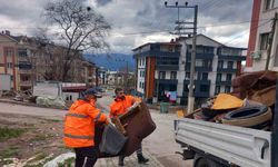Katı ve hacimli atıklar toplanıyor