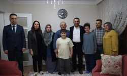 Vali Osman Hacıbektaşoğlu, ilk iftarını şehit ailesiyle birlikte yaptı