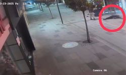 Köpeklerden kaçarken kaza yaptı: Motosiklet sürücüsü ile yaya yaralandı