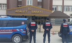 90 yaşındaki annesini dövüp altın ve parasını alan şüpheli ile kız arkadaşı yakalandı