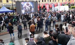 Finale yükselen takıma yağmurda horonlu kutlama