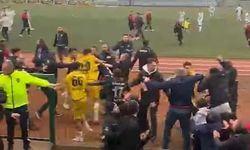 Süper Amatör Lig maçında ortalık karıştı: Futbolcular birbirine girdi