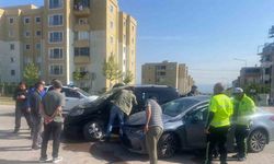 3 araçlı zincirleme kaza: 2’si çocuk 3 yaralı