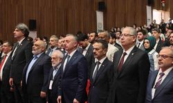 Bu sempozyumda savaşın dini, hukuki ve insani boyutları gözler önüne seriliyor
