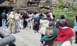 Şiddetli fırtına turistlere zor anlar yaşattı