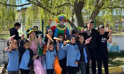 Üniversiteli gençlerden ilkokul öğrencilerine anlamlı etkinlik
