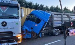 Yavaşlayan trafik zincirleme kazayı beraberinde getirdi